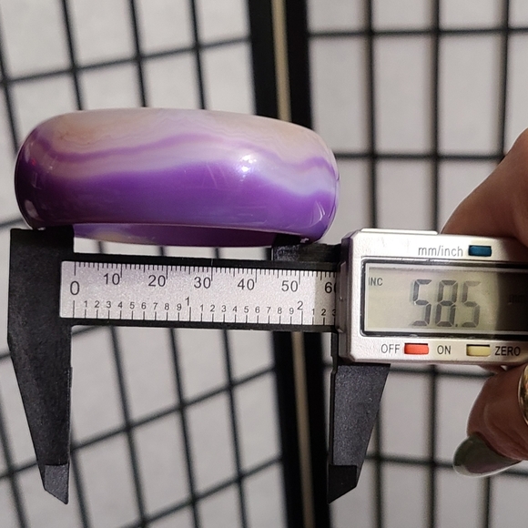 Wide Purple Lavendar Banded Agate Chalcedony Stone Bangle - 58.5mm - Picture 8 of 10